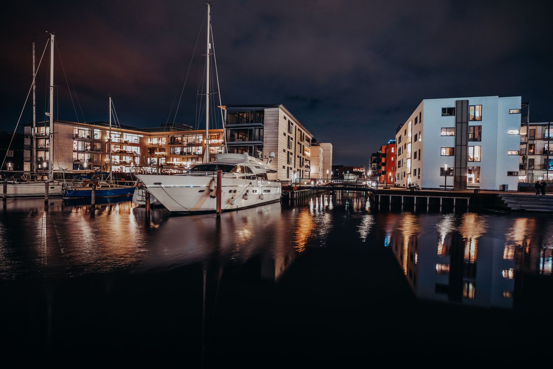 Både ved en marina på den jyske vestkyst